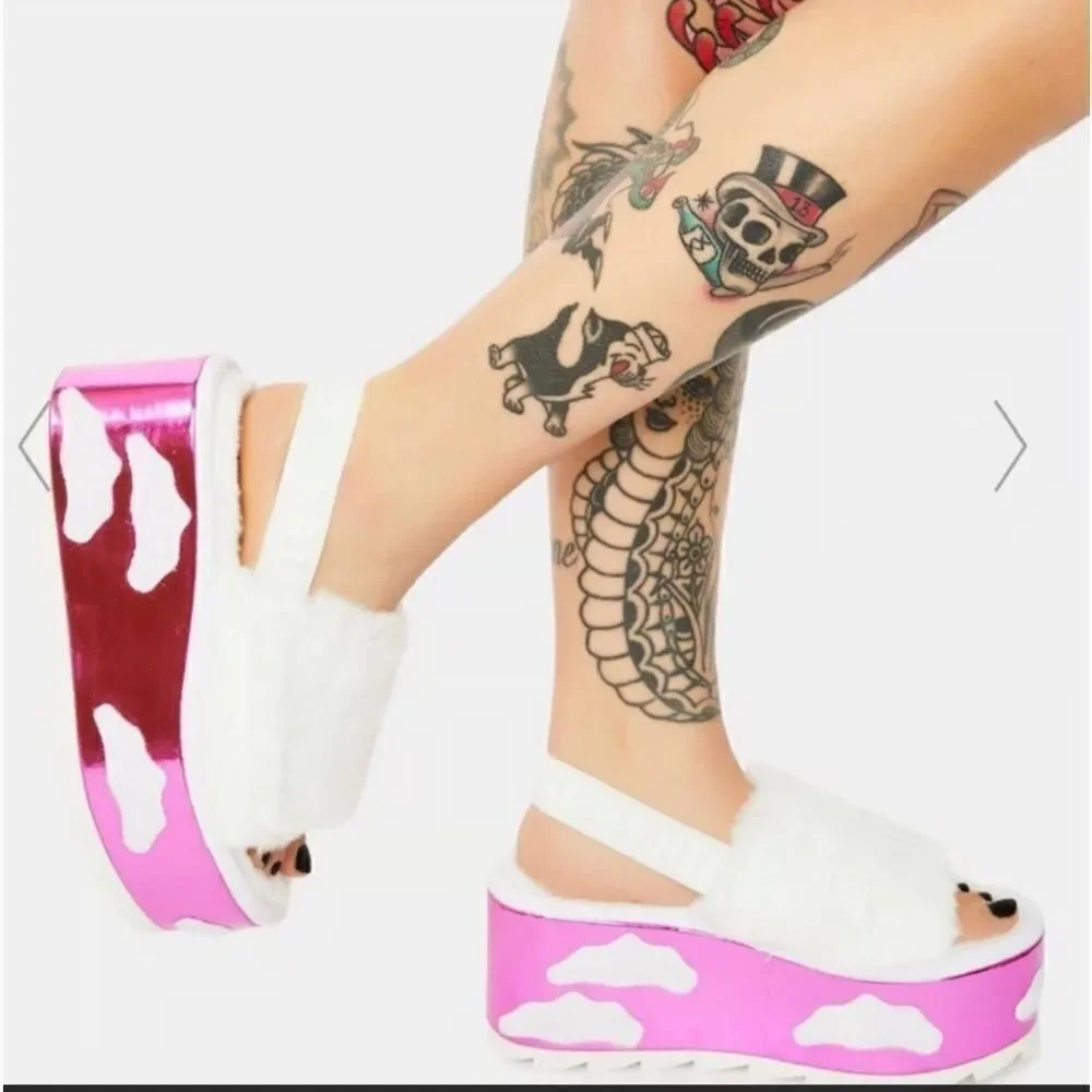 YRU Dolls Kill Qozii Faux White Fur Platform Cloud Pink Iridescent Sandals